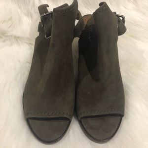 FRYE DANI SHEILD SLING SANDAL IN DARK TAUPE